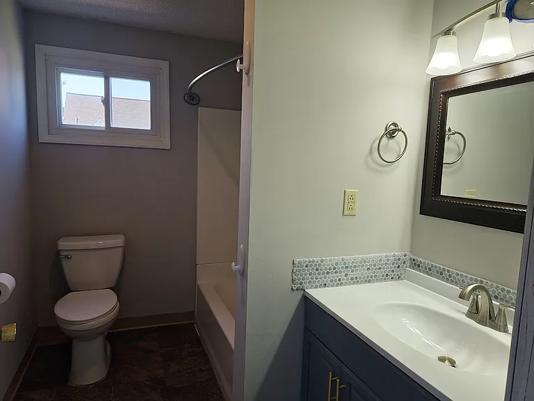 5730 Flint St — Photo 14