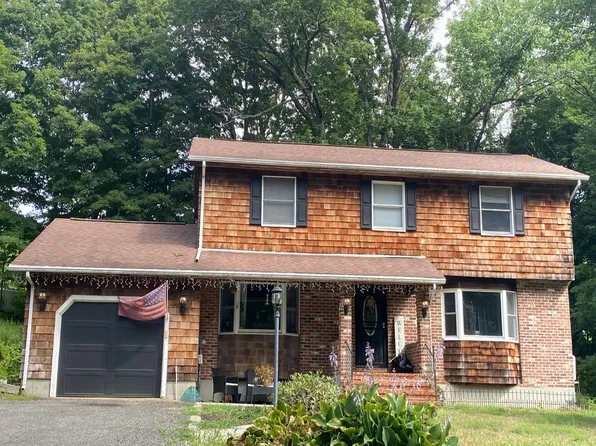 40 Palmer Ln, Plainfield, CT 06374