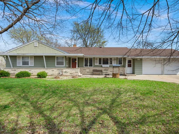 136 N Park Ln, Le Sueur, MN 56058