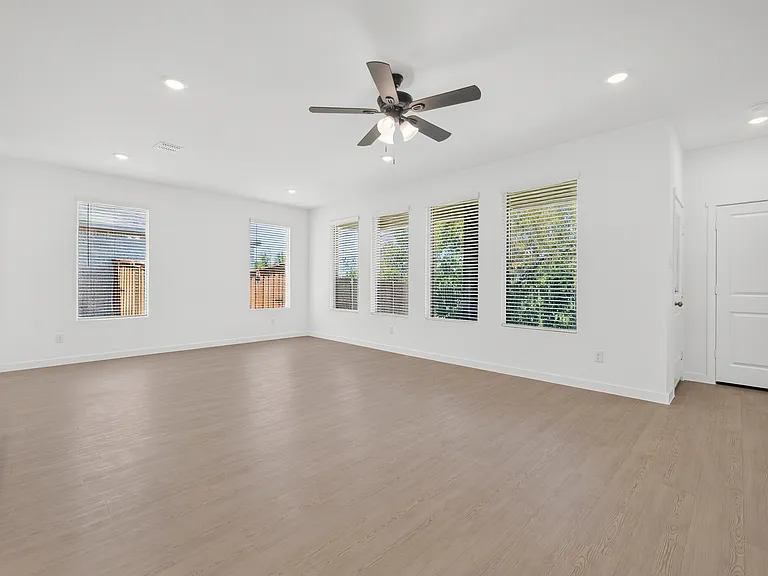 1209 Misty Brook Dr — Photo 10