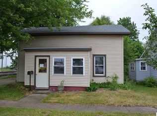 12 Spring St, Hillsdale, MI 49242