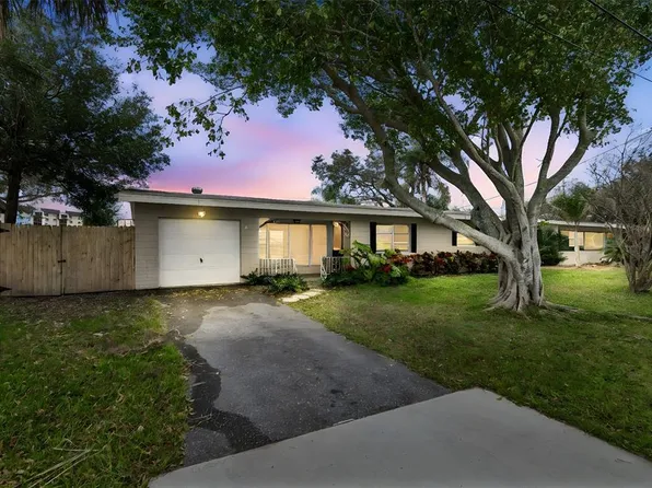 10970 Grove Ter, Seminole, FL 33772