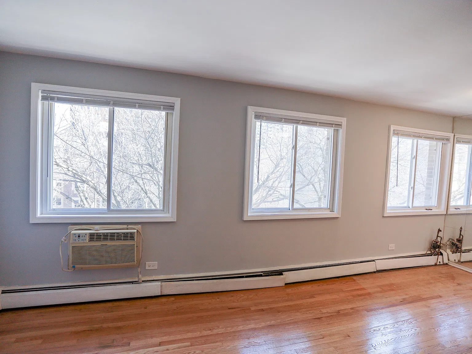 6112 N Kenmore Ave — Photo 3