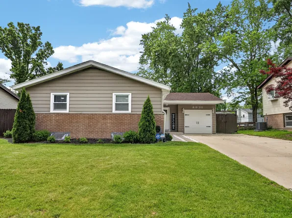 8931 Sandra Ln, Hickory Hills, IL 60457
