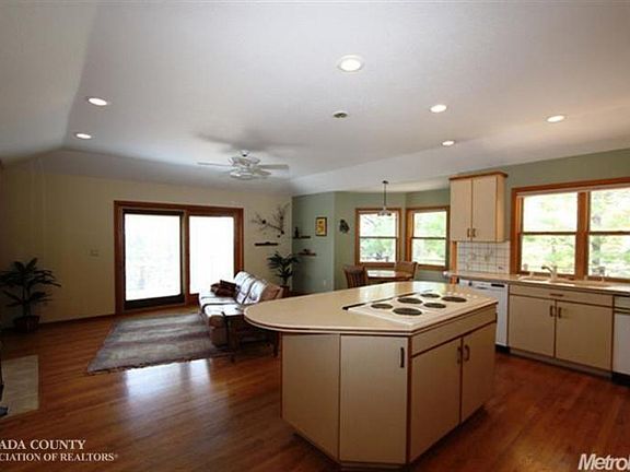 5th image of 15560 Ponderosa Ln