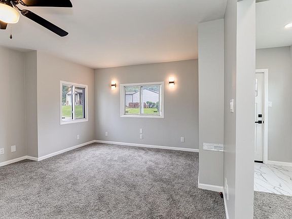 4th image of 863 Walnut St