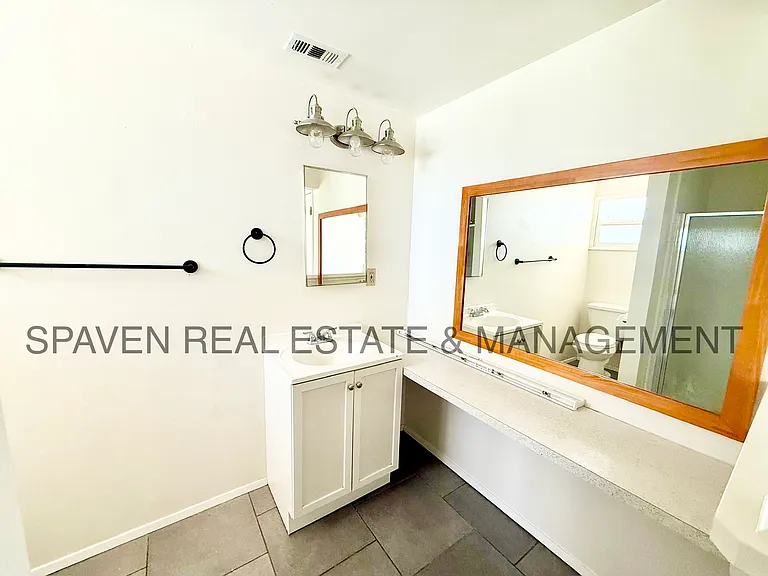 8237 Buckingham Pl — Photo 12