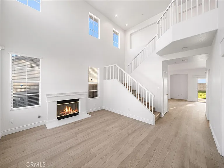 6766 Royal Crest Ct — Photo 6