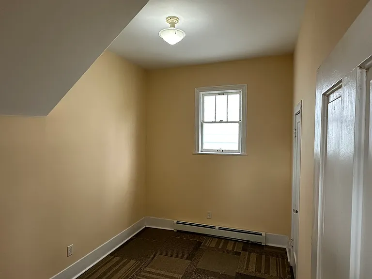 314 E 3rd St — Photo 3