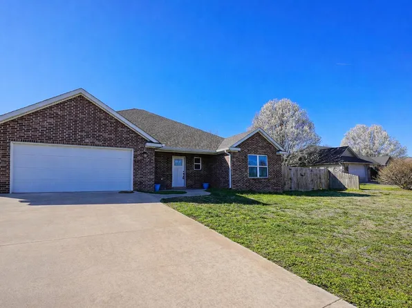 804 E 7th St, Grove, OK 74344