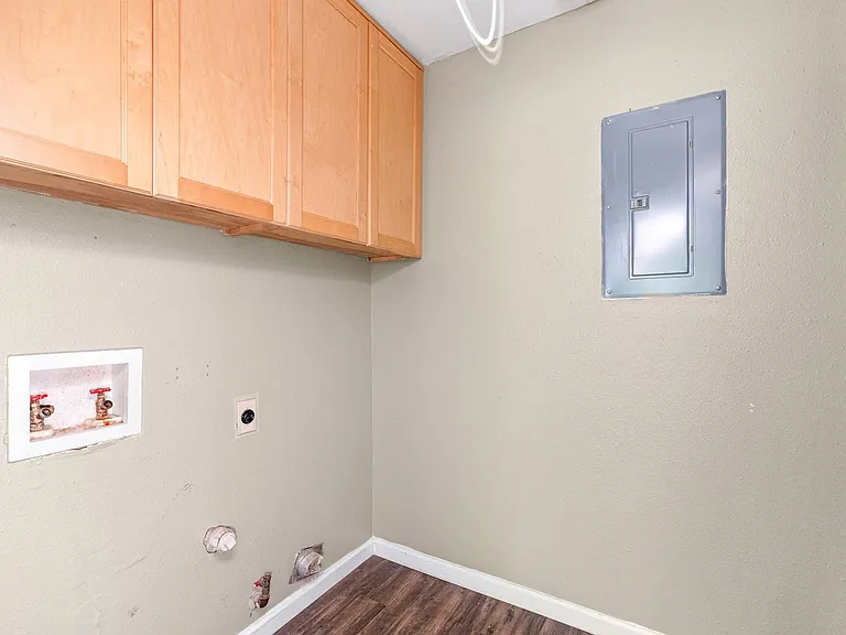 1422 Yorkshire Dr — Photo 13