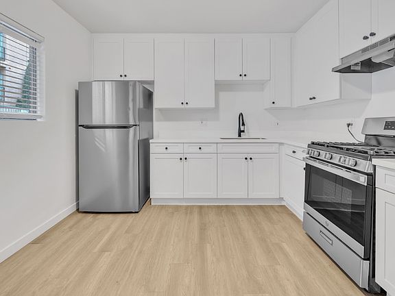 4th image of 3520 Elm Ave APT 10