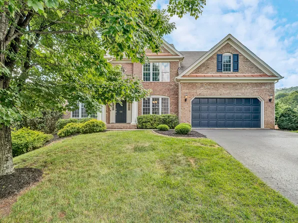 6316 Sandhurst Dr, Roanoke, VA 24018