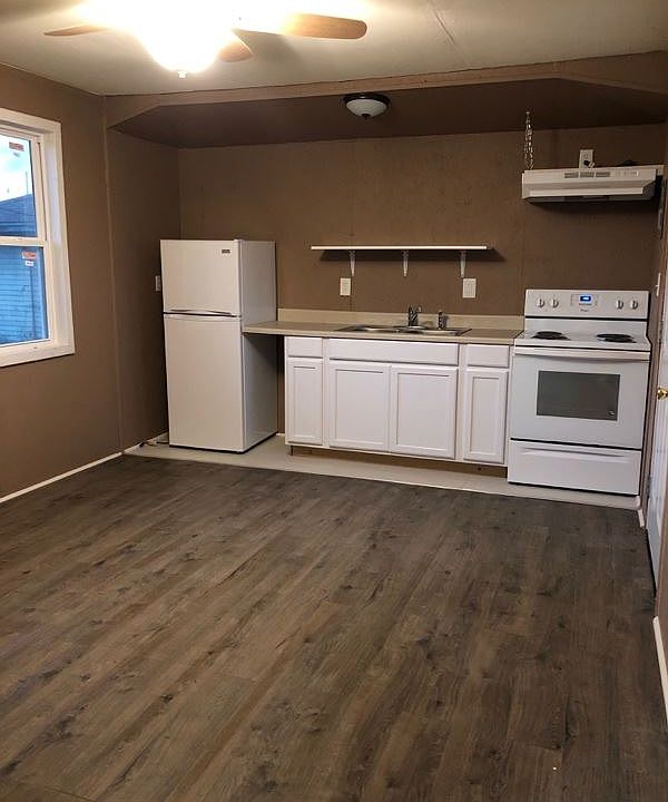 2nd image of 3121 Danforth Dr