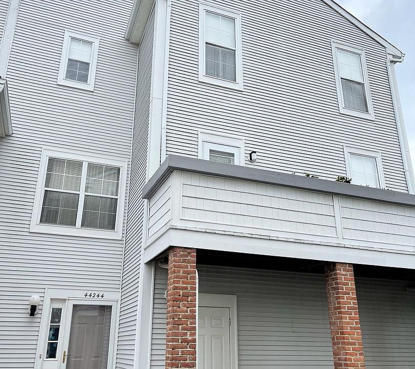 1st image of 44244 Mossy Brook Sq