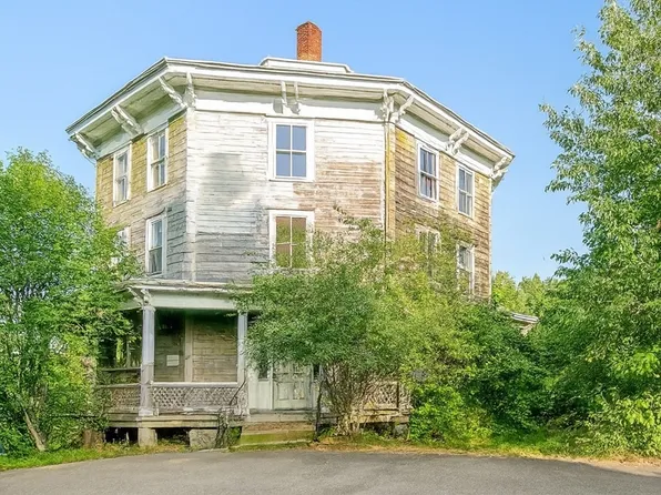 89 Patriots Rd, Templeton, MA 01468