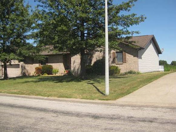 2nd image of 627 McCarthy St