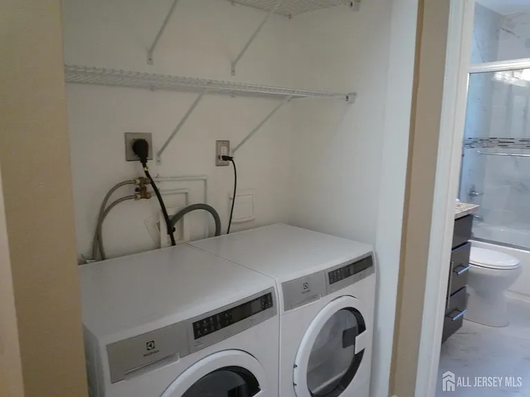 44 Deanna Dr #127 — Photo 7