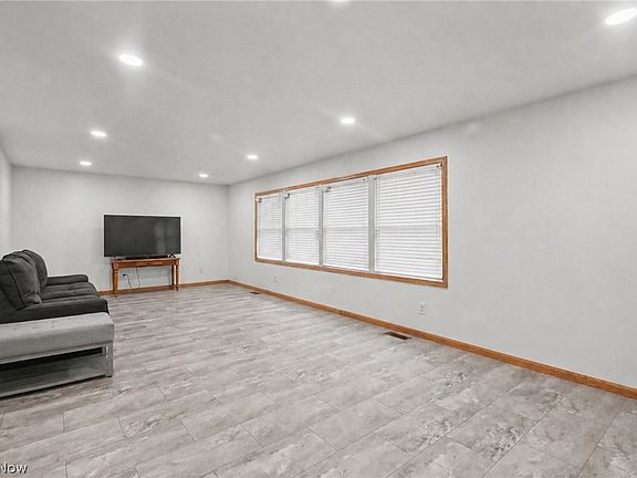 5th image of 4418 Hook Rd