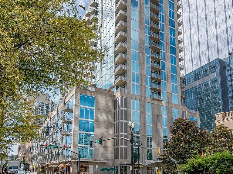 301 Demonbreun St #915 — Photo 1