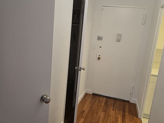 4th image of 155 W 68th St APT 933
