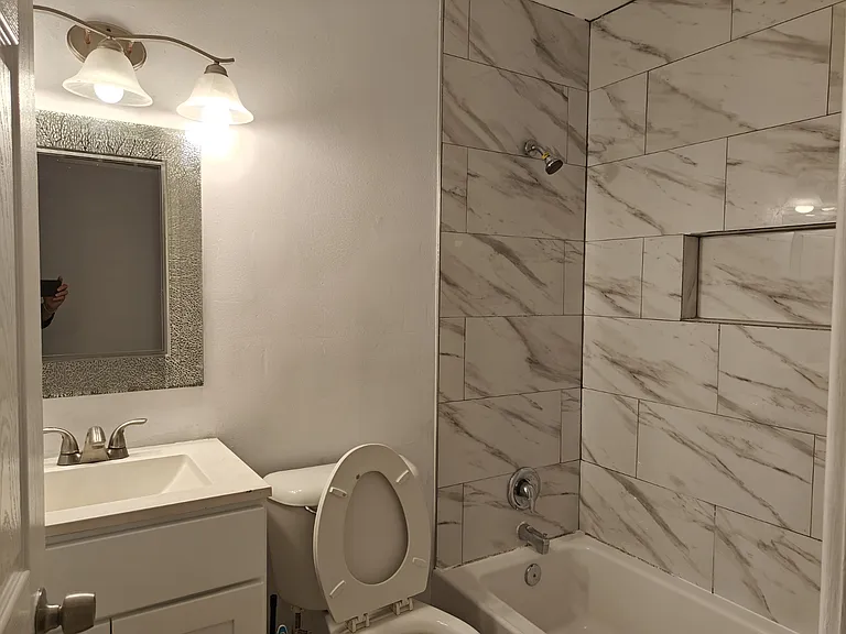 2210 Wedgwood Dr W — Photo 7