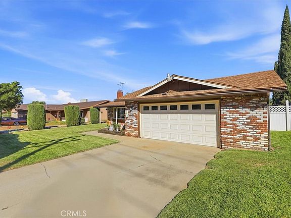 3rd image of 2143 1st St