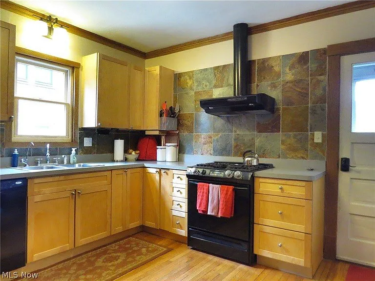 17469 Norton Ave — Photo 10