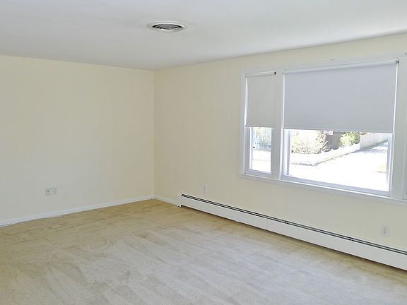 5th image of 174 Lynn St #2