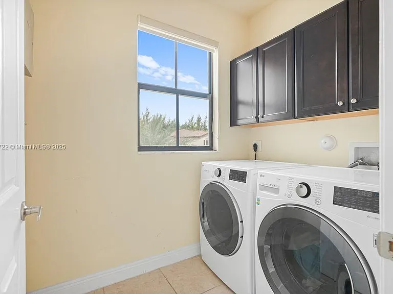 10016 NW 89th Ter — Photo 22