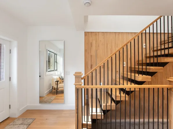 274 7th Street image 10 of 40