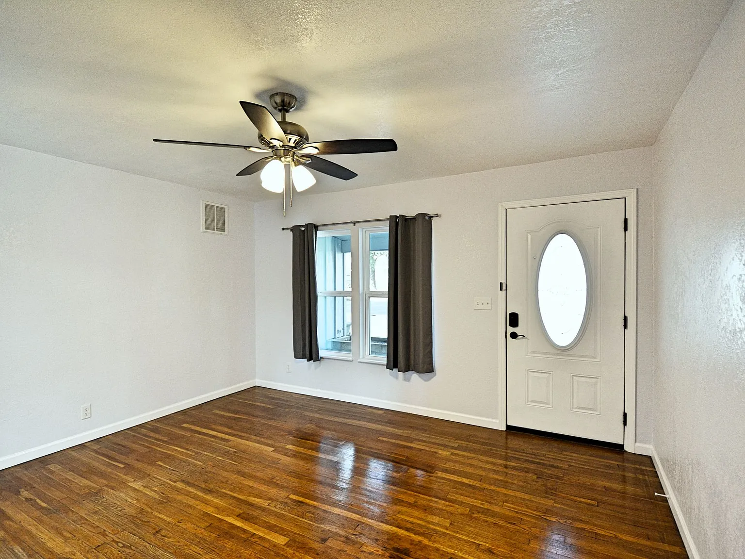 571 West Merriweather Street - 1 — Photo 3