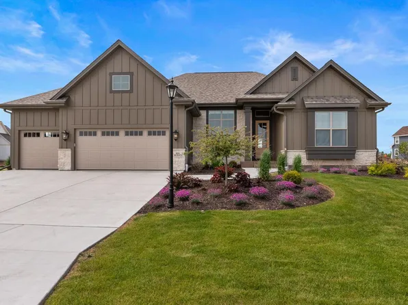 N55W19373 Red Crown LANE, Menomonee Falls, WI 53051
