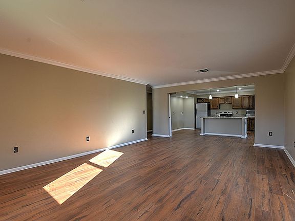 4th image of 1904 W Manor Ct #C