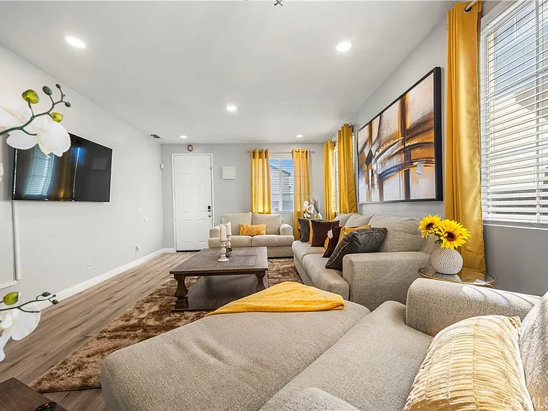 10159 Julianne Ave #10159 — Photo 2
