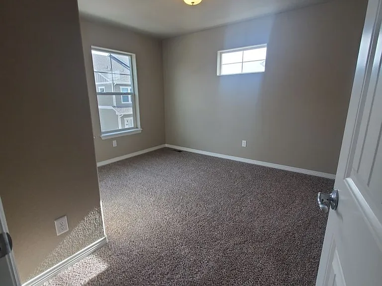2421 Ridge Top Dr #5 — Photo 37