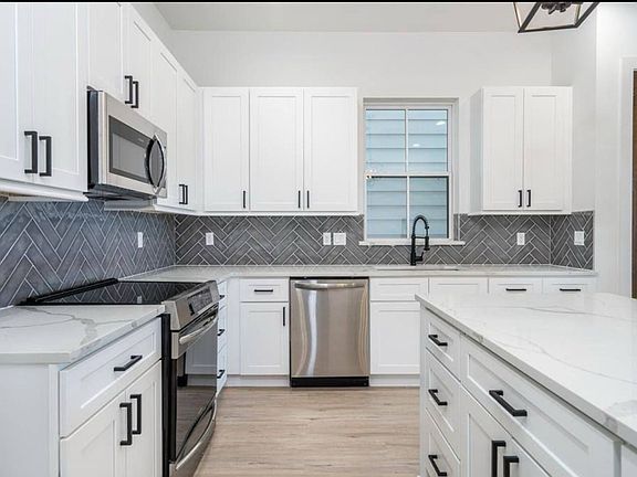 2nd image of 6406 Highland Pine Ln