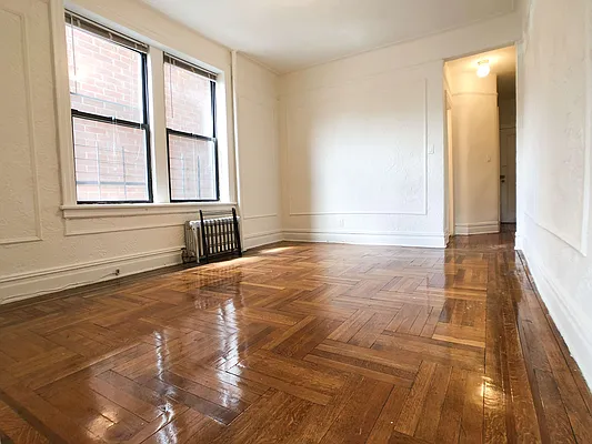 Rented by Realty 2000 Corp | media 10