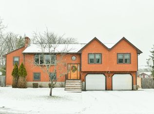 9 Coach Ln, Dedham, MA 02026