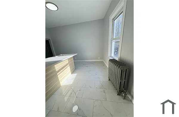 Building Photo - 53 Pine St #2