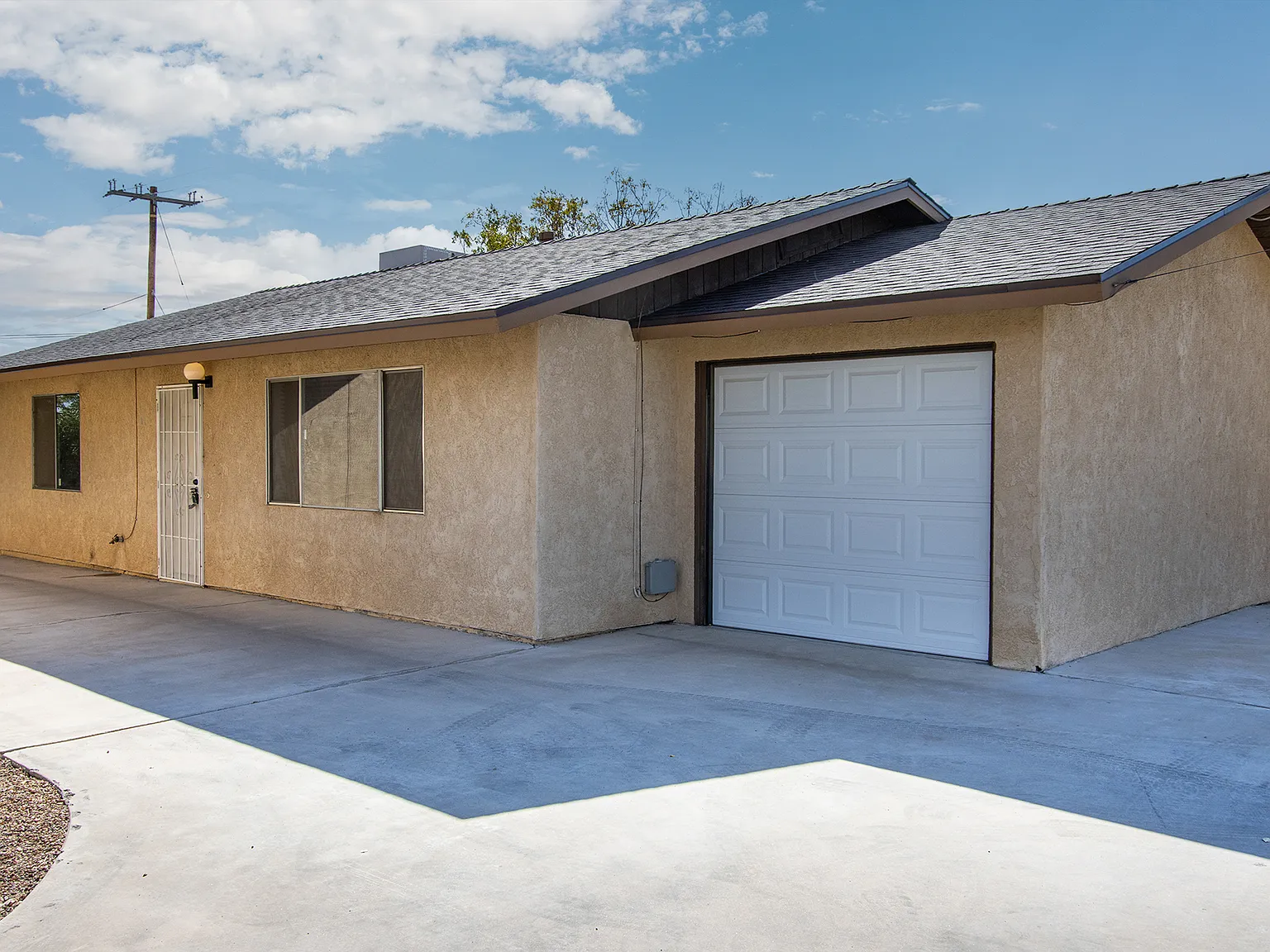 2 bed, 945 sqft, $1,750 — Photo 1
