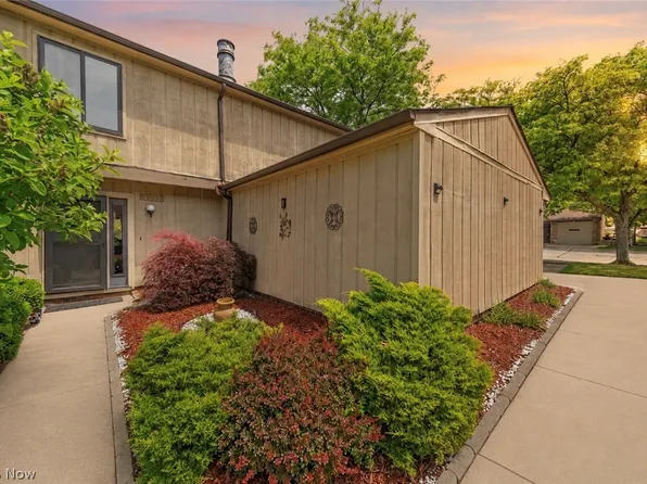 7332 Creekwood Dr #4B, North Royalton, OH 44133