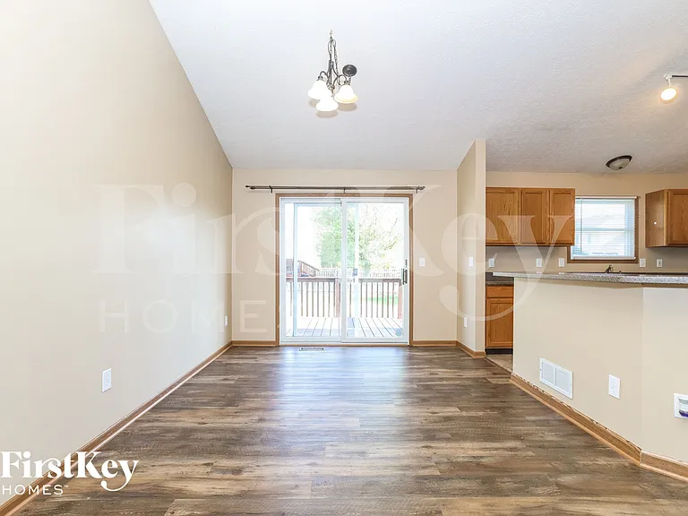 7104 Winchester Crossing Blvd — Photo 6