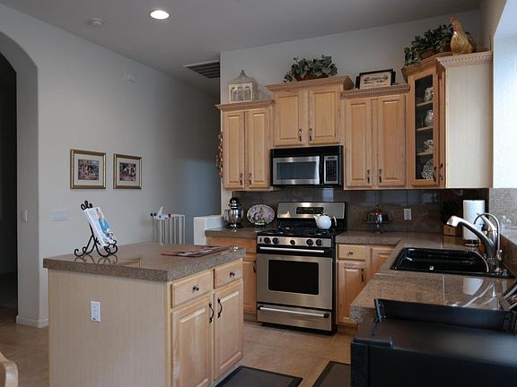 2nd image of 6869 W Jackrabbit Ln