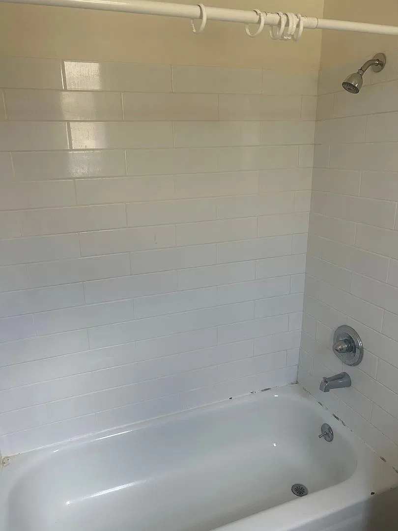2420 Kenilworth Ave — Photo 4
