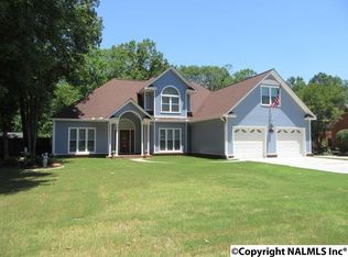 2712 King Arthur Ct SW, Decatur, AL 35603