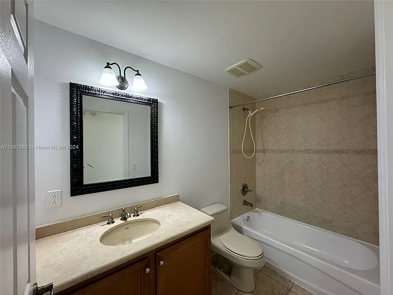 5271 SW 8th St — Photo 5
