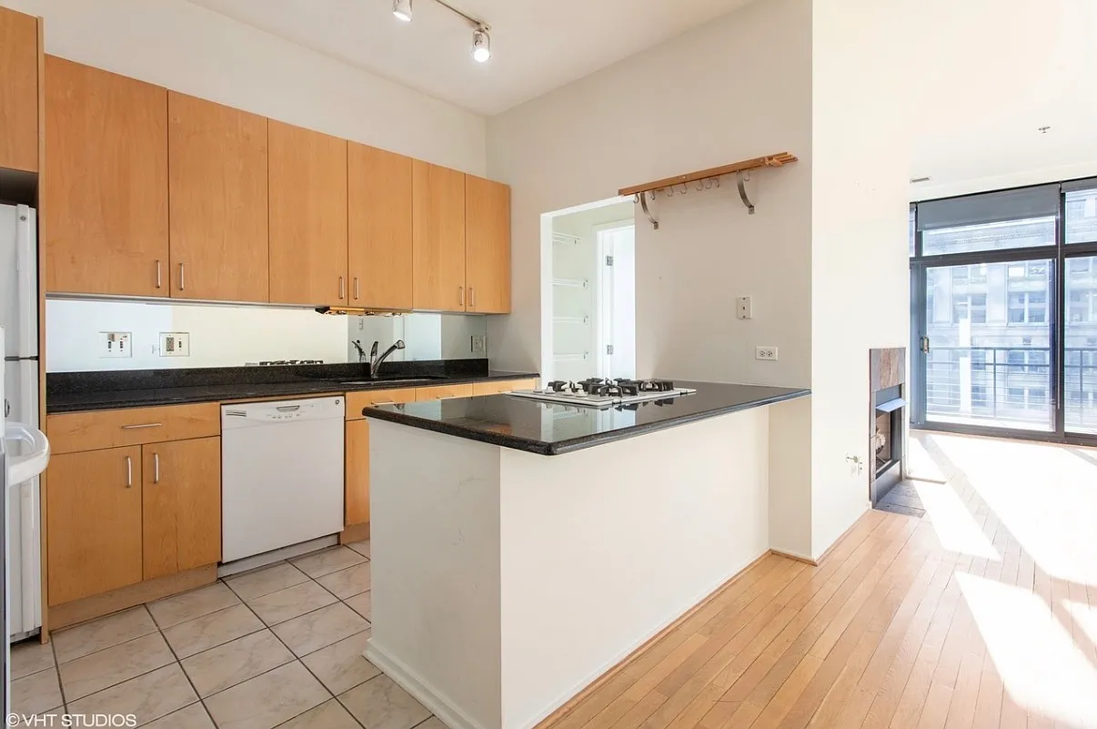 2 bed, 1350 sqft, $3,350 — Photo 4