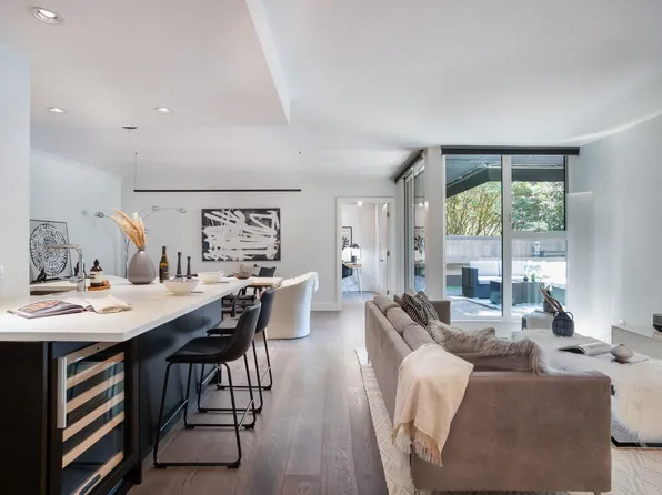 4900 Cartier St #316, Vancouver, BC V6M 4H2