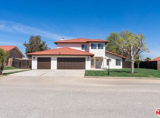 17590 El Cajon Dr, Hesperia, CA 92345